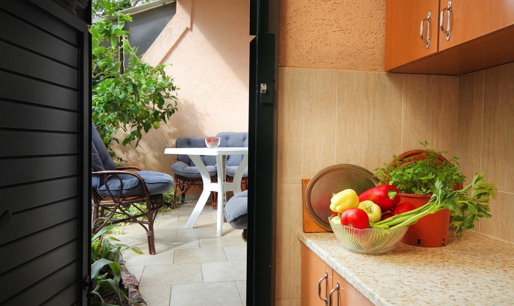 Apartments Villa Slavica Петровац Экстерьер фото